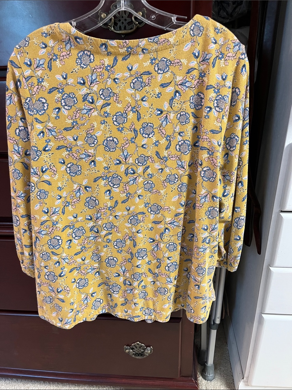 Jjill Women's Floral V-Neck Long Sleeve Top in Mustard Yellow.  Good condition. - Picture 3 of 4